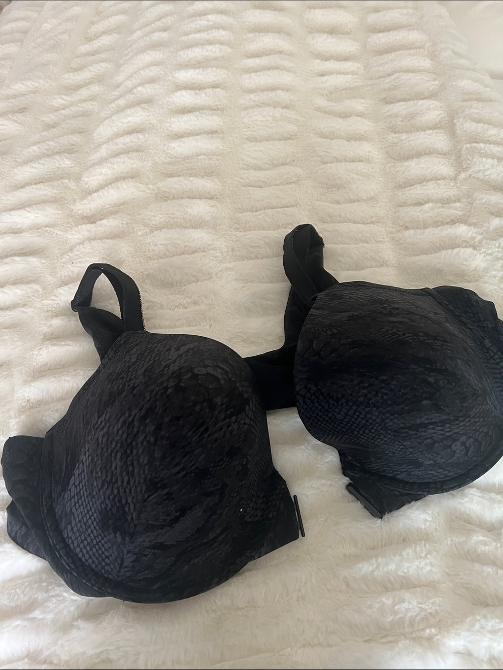 Torrid front snap Black Textured Molded Underwire Bra for Everyday Support
